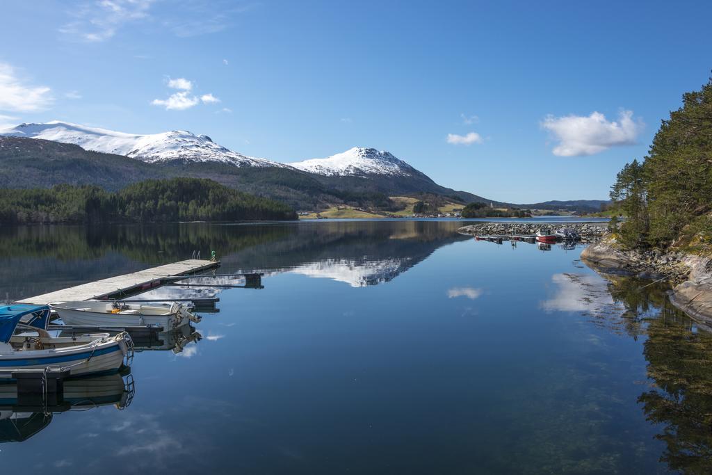 Valsoya Hotel Valsøyfjord Buitenkant foto